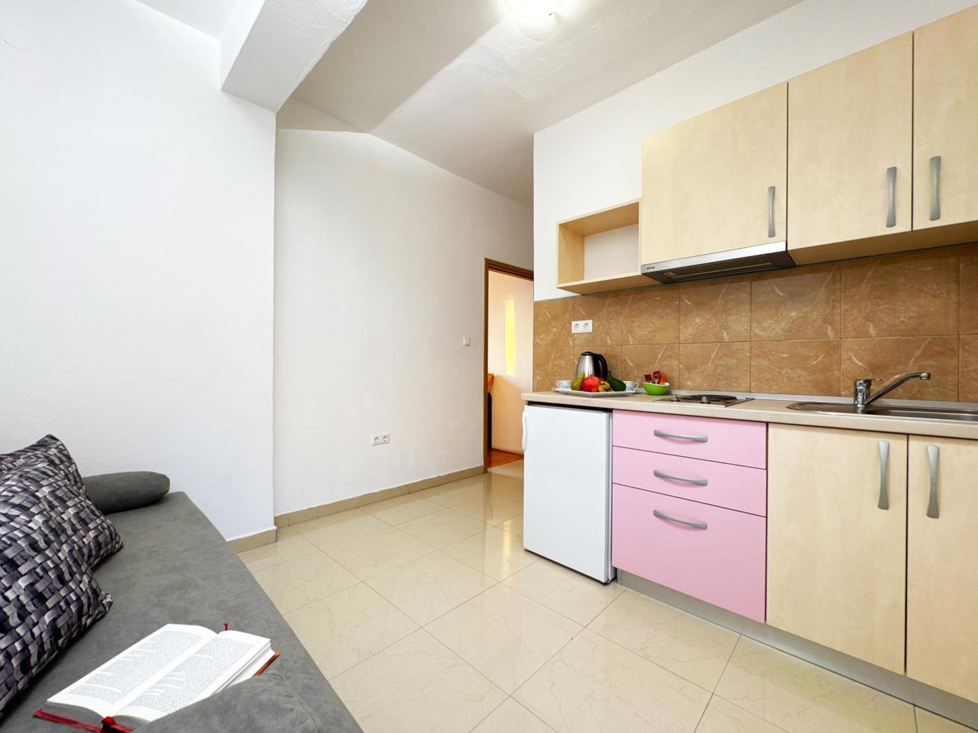 Apartments Kiro Milna  Exterior foto